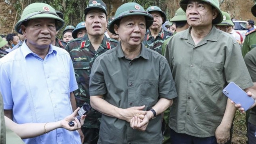 Deputy PM asks for all-out efforts to safeguard flood-hit communities in Dien Bien